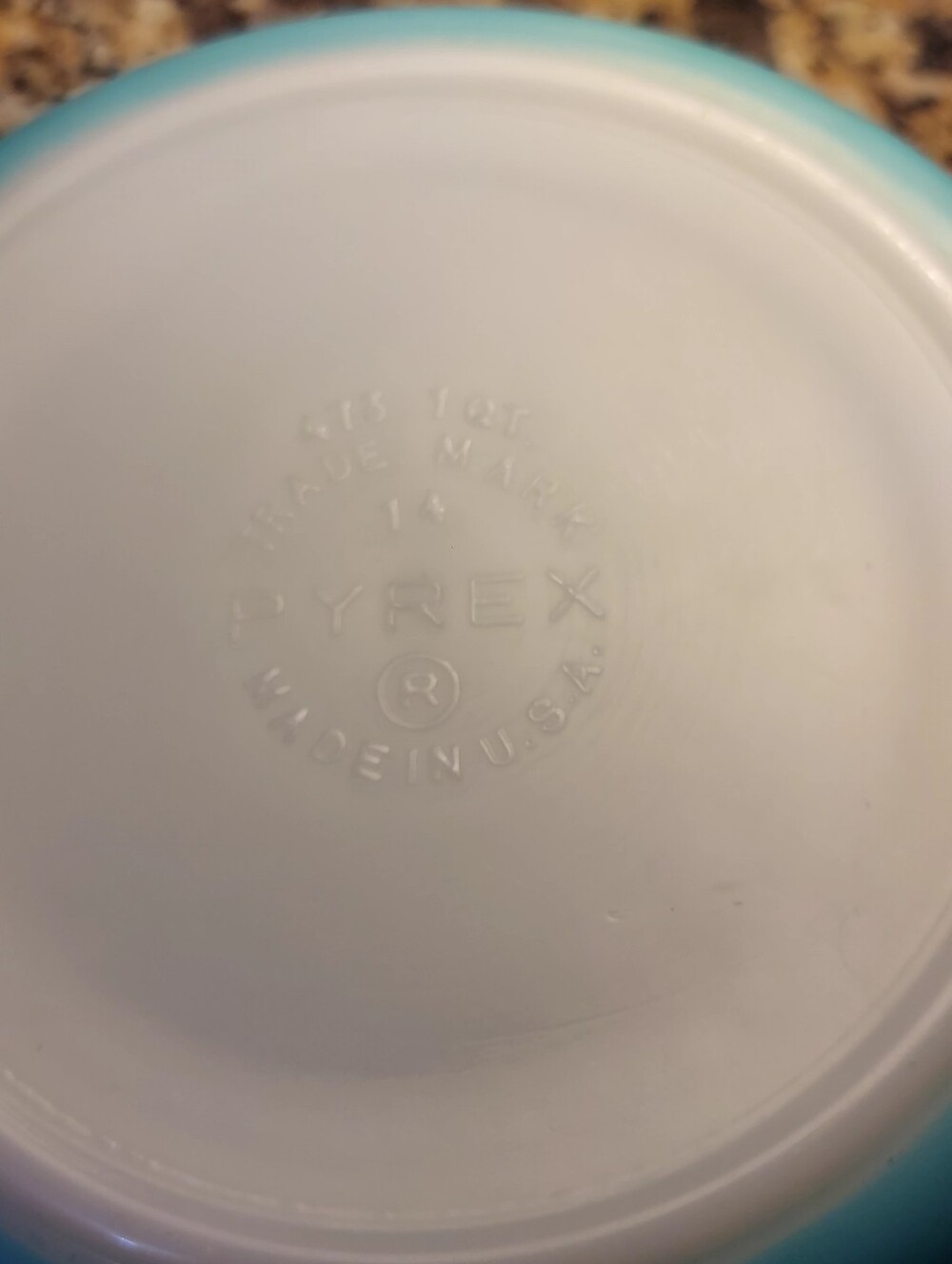 Amish Butterprint Turquoise Pyrex - Picture 3 of 4